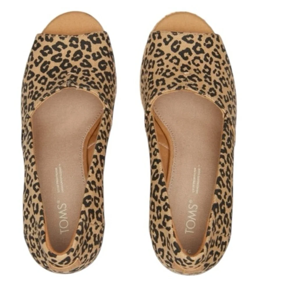 TOMS Michelle Leopard Print Espadrille Wedge Heels Peep Toe Sandal Size 7 NWOB